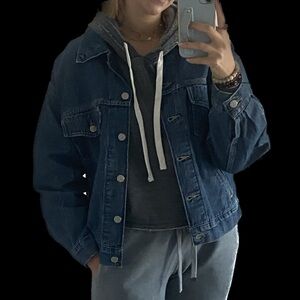 Levi casual jean jacket, size small